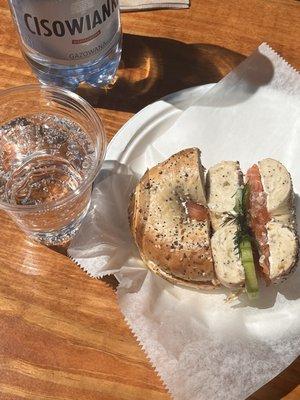 Salmon bagel - bubbly water -