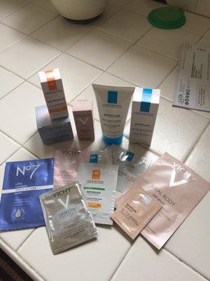 Guys, be nice to the beauty counter peeps - look at the mother lode of samples they hooked me up with!!