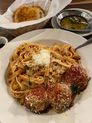 Fettuccine alla Bolognese Dinner with meatballs