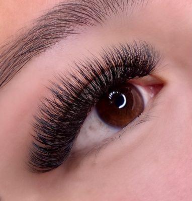 glam volume doll eye