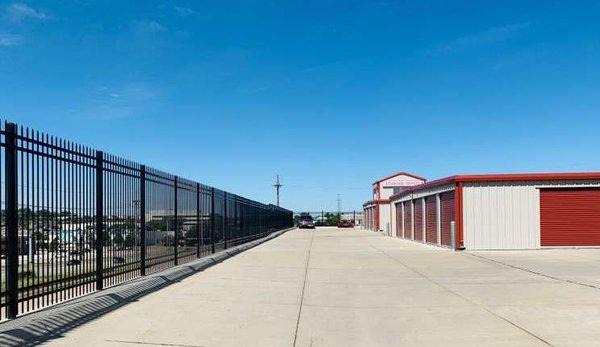 Clean, fully-fenced, self-storage, facility.