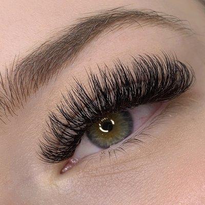 Volume lashes by Jackie