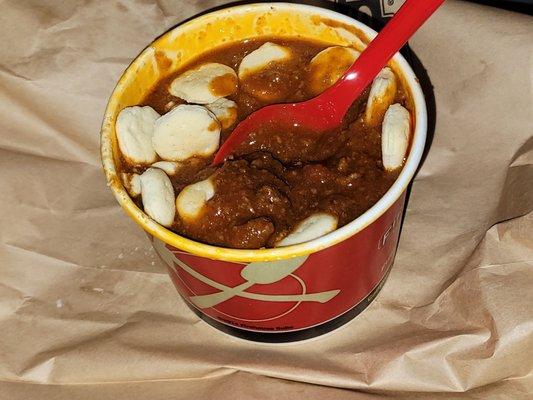 Firehouse chili with crackers