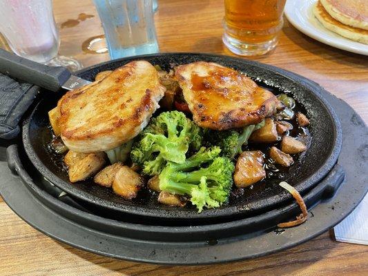 Bourbon Chicken Sizzlin Skillet