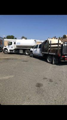 Septic tank cleaning truck and portable toilet cleaning truck and RV services