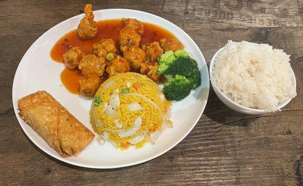 General Tso's Chicken Dinner Combo