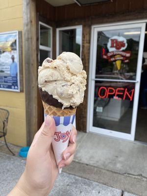 Kahlua flavored ice cream with chocolate