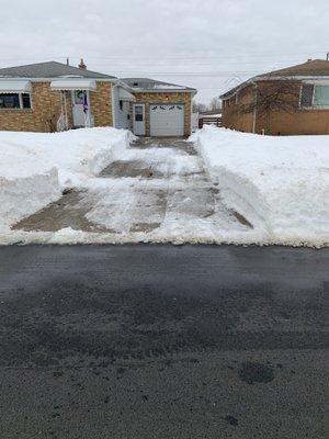 Residential Snow Plowing 

AFTER