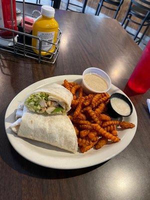 Fajita wrap w/ sweet potato fries