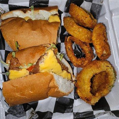 Hot sausage sandwich with onion rings