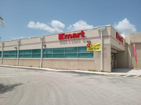 New main entrance to Kmart (formerly Garden Center section of Kmart)