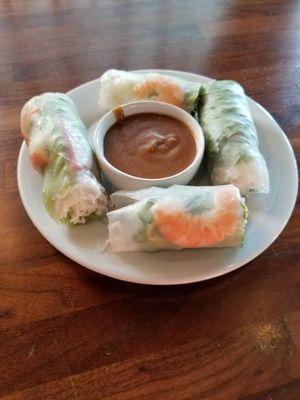 The fresh spring rolls were good, and came with lots of peanut sauce.