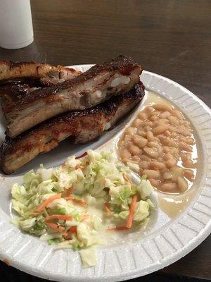 Rib plate with white beans and coleslaw!