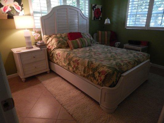 Lane's Naples Plantation Set(Queen Bed & nite stand)