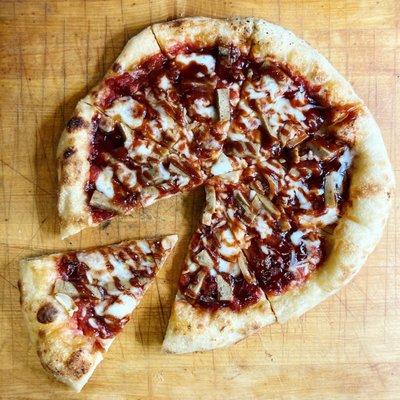 Vegan bbq chikn pizza (my fave!)