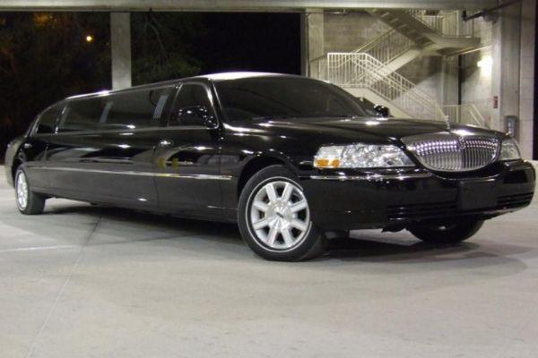 6 passenger stretch limousine