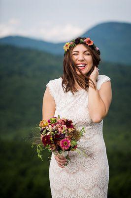 Elopement bride with bouquet & flower crown