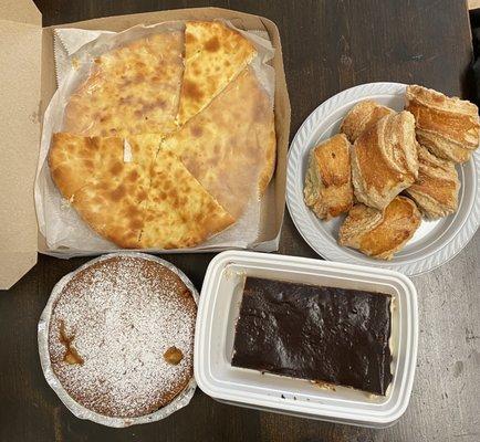 Khachapuri, kadi, cakes