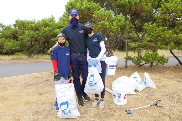 ACS & family helping Rotary with the beach cleanup!