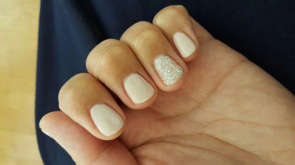 Shellac manicure from American Nails.