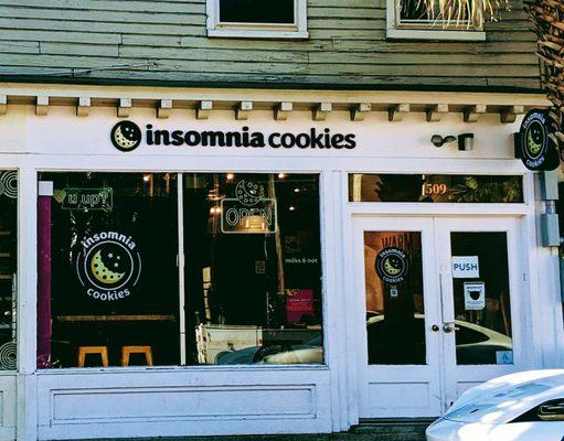 Insomnia Cookies