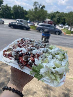 Lamb and chicken platter with lettuce