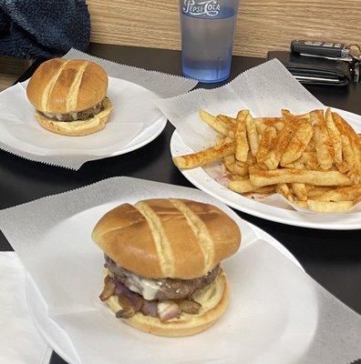 Jalapeño Burger (top left), Tasty Burger, Cajun Fries