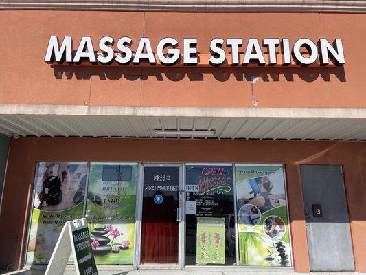 Massage station