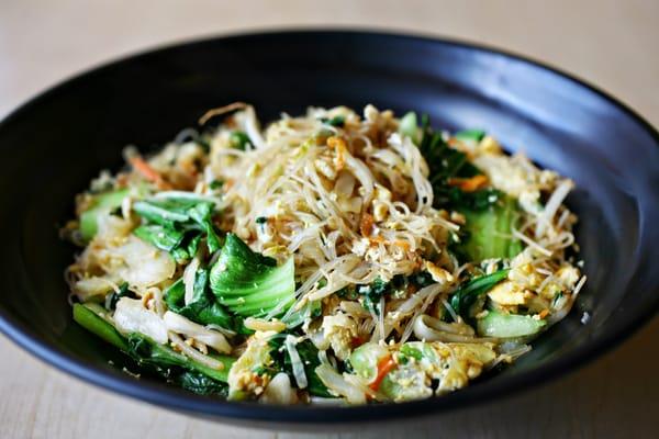 Stir-Fried Vegetable Vermicelli with Egg