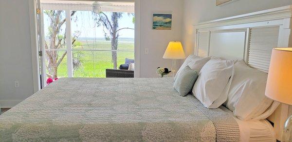 Saltmarsh Room - King size bed, private bath with access to large porch overlooking the beautiful marsh and river...