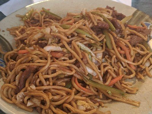 Beef lo mein