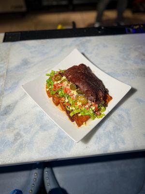 Enchiladas
 Servidas Con tesajo