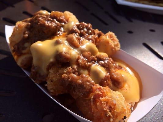 Chili cheese tots