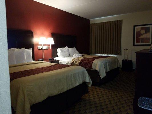 Gave us a deluxe room after our first room smelled. Beautiful room with 2 queen beds.