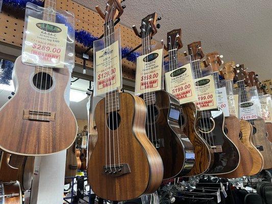 Holiday Ukulele Sale!