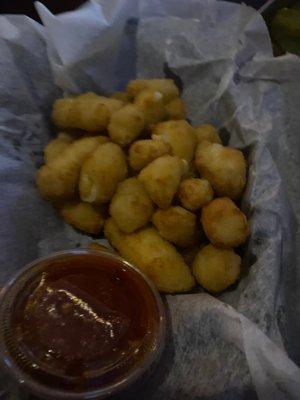 Cheese curds, marinara sauce