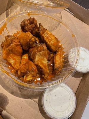 Decent Buffalo wings. 7/10