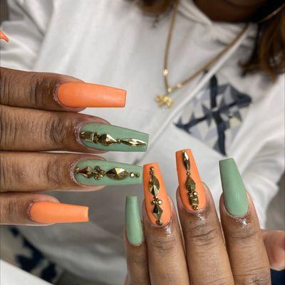 Fall is here!  Love D luxe nails Always come here every tech is good. You can't go wrong. I have a favorite but I'm not telling