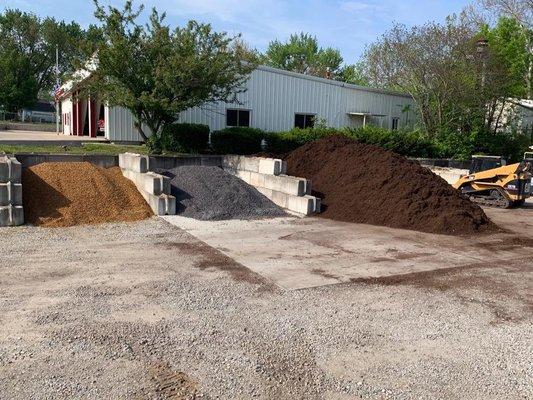 Ryder's has a variety of hardscape materials and natural bark mulch