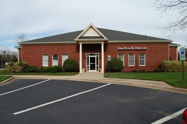 Dr. Lisa Powell Dentistry
 3750 NW Cary Parkway, #114
 Cary, NC 27513
 919.468.1026