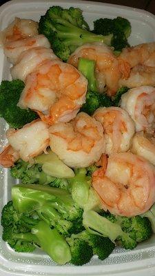 Excellent steamed shrimp and broccoli... very fresh!!