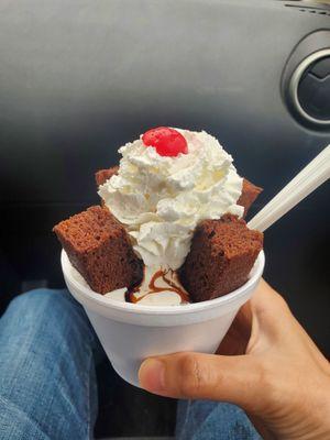 Hot fudge brownie