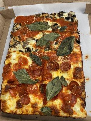 Detroit Pizza