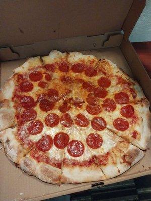 16 in pepperoni pizza