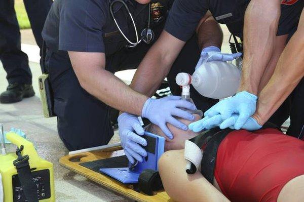 Learn ACLS and BLS with us from our team of professional responders!