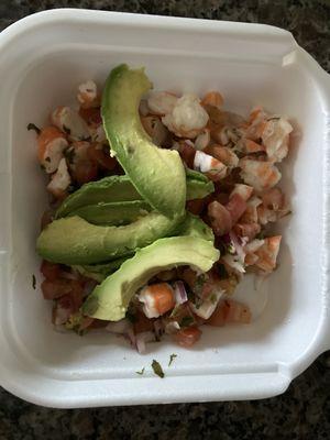 Boiled shrimp & avocado they tried to pass for ceviche.