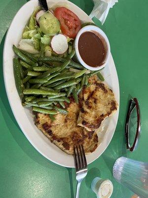 Grilled chicken platter with veggies  So good!