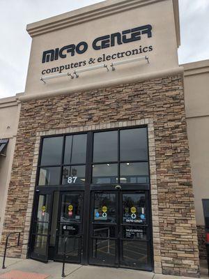 Micro Center in Brentwood