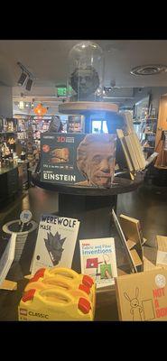 The Einstein 3D puzzle is Genius !