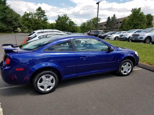 This woman couldn't believe it was her same car. She also feel the tip jar.